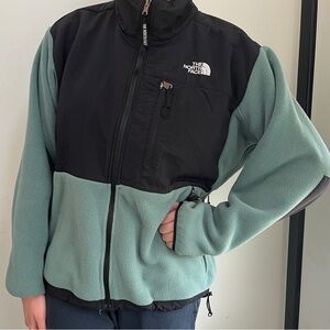 The North Face Women's Teal Zip-up